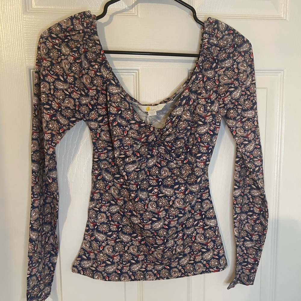 Borden brand long sleeve size 4 nwt